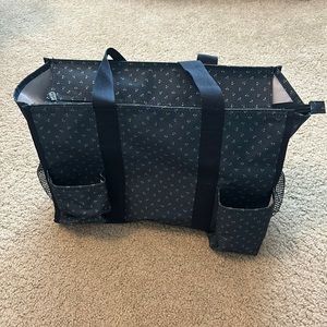 Thirty-one’s Zip-Top Organizing Utility Tote (ZOUT for short)